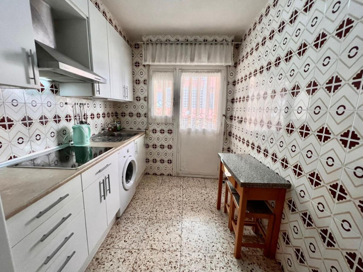Uroczy Apartament Przy Playa De Los Locos Torrevieja Bagian luar foto