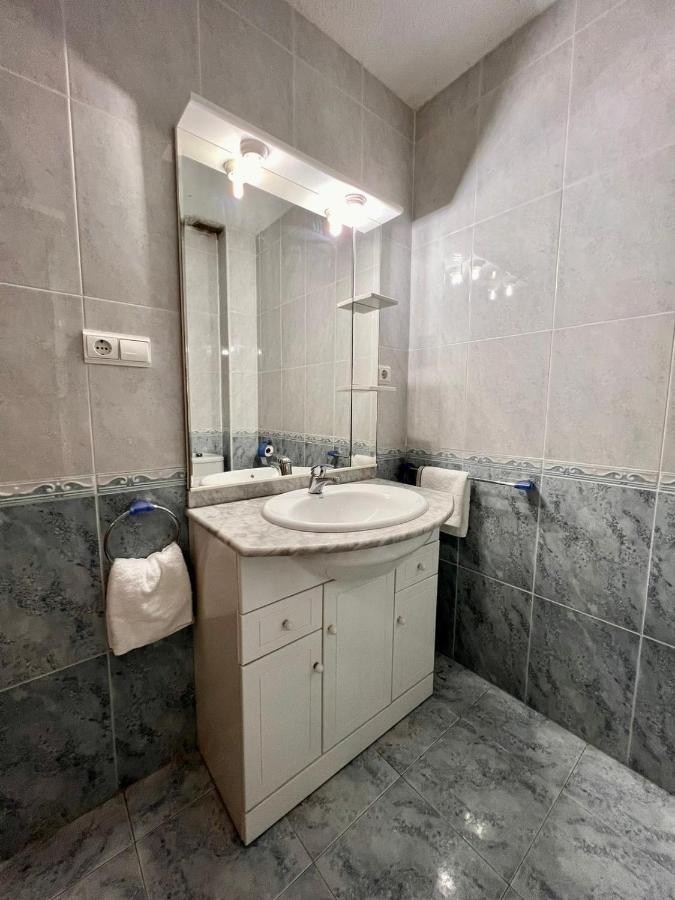 Uroczy Apartament Przy Playa De Los Locos Torrevieja Bagian luar foto
