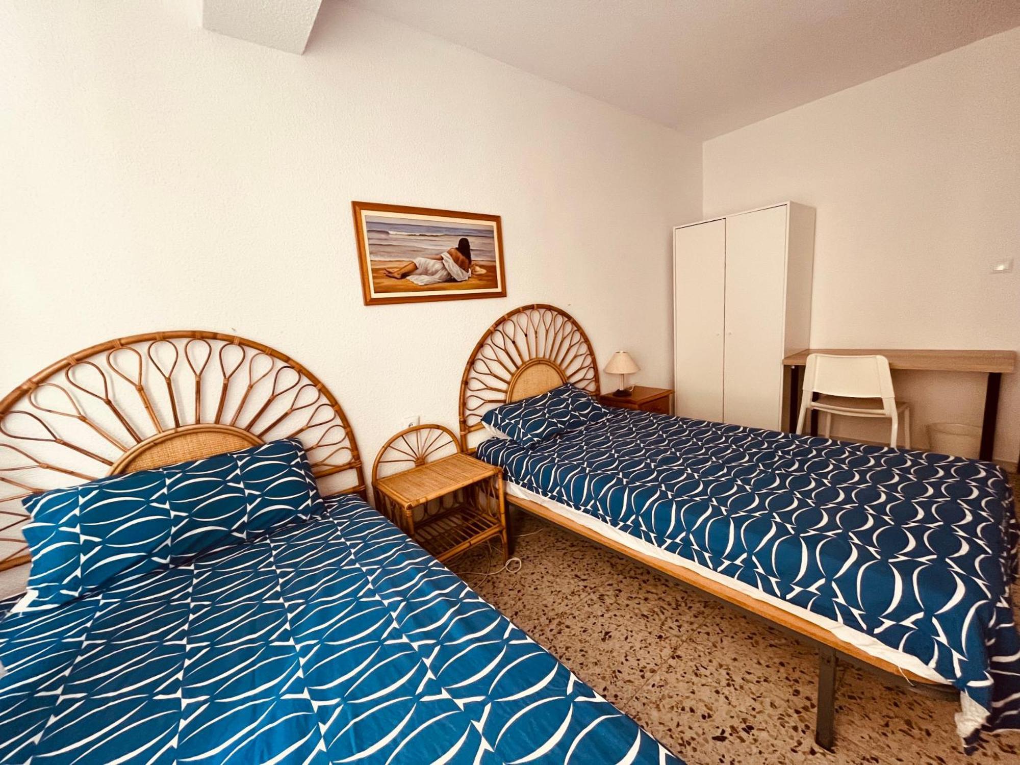 Uroczy Apartament Przy Playa De Los Locos Torrevieja Bagian luar foto